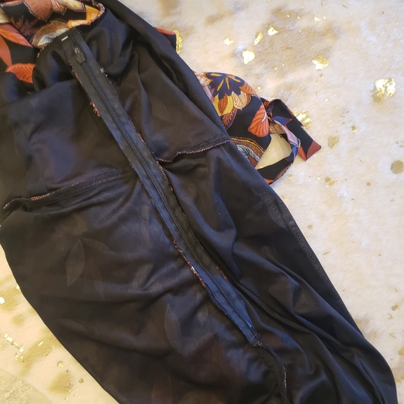 NWT Beige by eci 4 Navy Printed Floral Dress - Picture 7 of 8